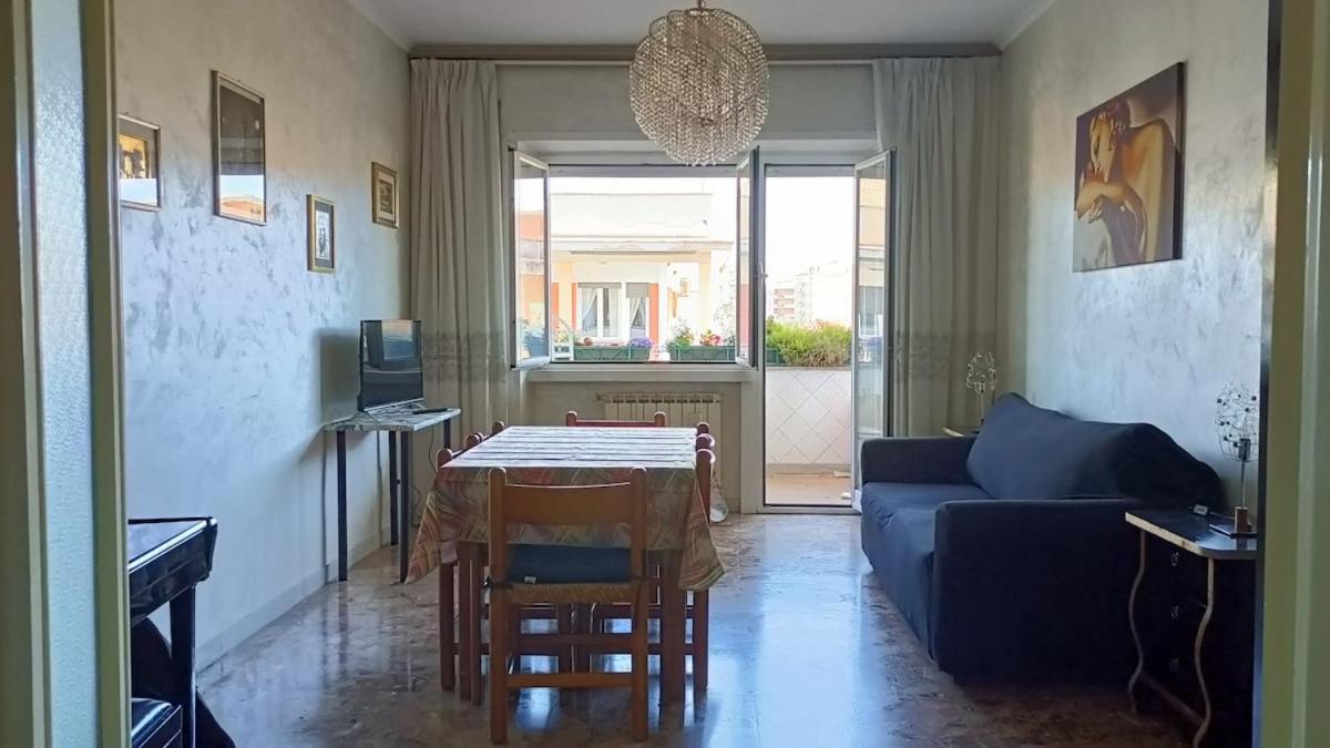 A Casa Di Ugo - Colors And Space At Pigneto, *